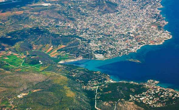 Χωροταξική και πολεοδομική νομοθεσία (Ν. 4447/2016) Βραυρώνα Αττικής. Στα αριστερά διακρίνεται ο αρχαιολογικός χώρος και ο υγρότοπος. Στα δεξιά ο οικισμός της Αρτέμιδας (φωτ. Α. Βιδάλης) 8.