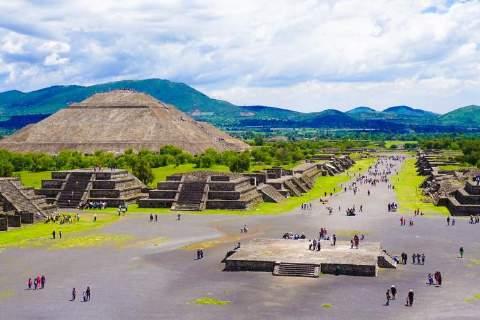 επισκεφτούμε την προϊστορική πόλη της El Tajin, ένα από τα πιο εντυπωσιακά και κορυφαία αρχαιολογικά αριστουργήματα της Κεντρικής Αμερικής. Αποτελεί μνημείο της προκολομβιανής αρχιτεκτονικής.