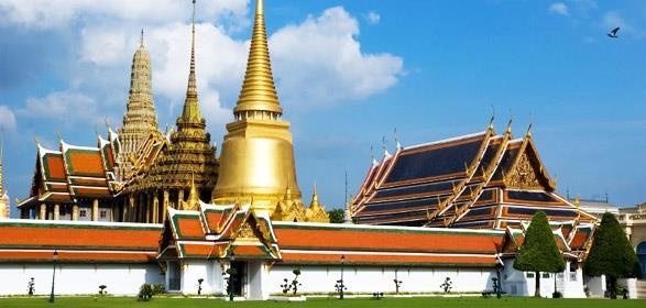 1 η ΗΜΕΡΑ:ΑΘΗΝΑ/ΘΕΣΣΑΛΟΝΙΚΗ/ΛΑΡΝΑΚΑ - ΜΠΑΝΓΚΟΚ Συγκέντρωση στο αεροδρόμιο και πτήση μέσω ενδιάμεσου σταθμού για την πρωτεύουσα της Ταϊλάνδης, την Μπανγκόκ ή Κρουνγκ Τεπ, την "πόλη των Αγγέλων".