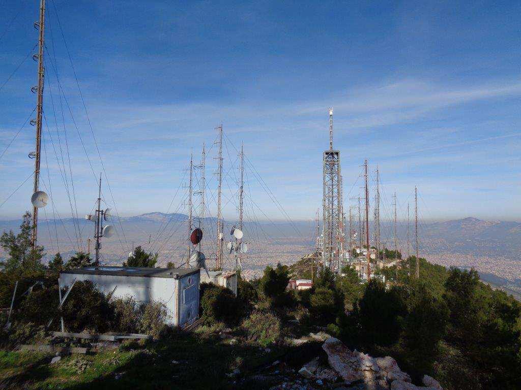 Σχήµα 2.7. Το κέντρο εκποµπής της ΕΡΤ στον Υµηττό.