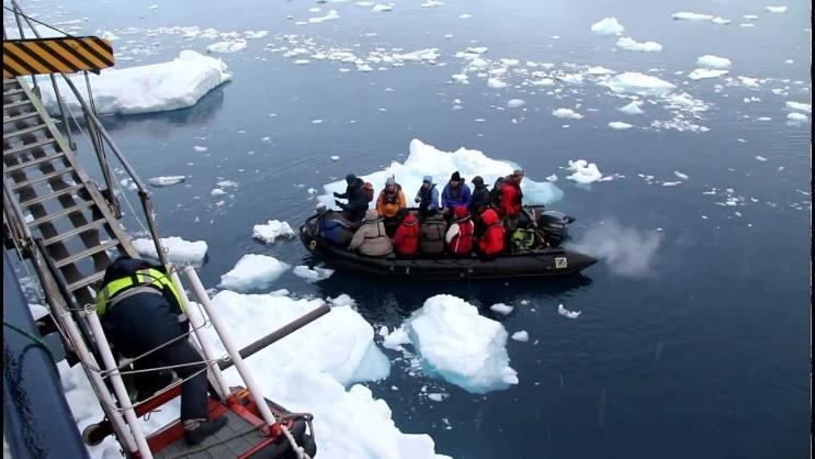 5η ημέρα: Καλαφάτε Παγετώνας Περίτο Μορένο Καλαφάτε Ταξιδεύοντας στις νότιες ακτές της Λίμνης Argentino προσεγγίζουμε την άκρη του παγετώνα Περίτο Μορένο, «το. 8ο θαύμα του κόσμου».