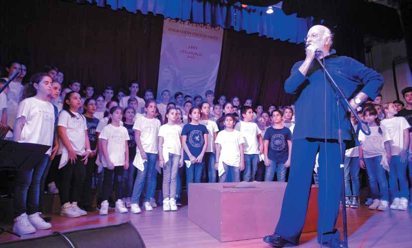 προγραμμάτων. Young Scientists: Από μικροί στα εργαστήρια Οι μαθητές εργάζονται ομαδοσυνεργατικά.