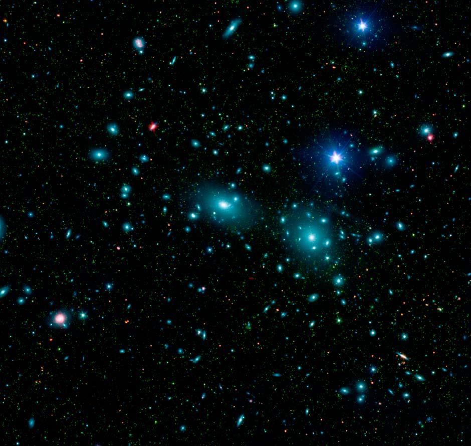 Οι πρώτες ενδείξεις για την ύπαρξη της σκοτεινής ύλης εμφανίστηκαν, όπως είπαμε, στις αρχές της δεκαετίας του 30, χάρη στις πρωτοποριακές μελέτες του Ελβετού αστρονόμου Fritz Zwicky (1898 1974), ο
