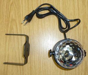 X000SHRIG7 Άγνωστος Περιγραφή: LED φωτιστικό µε πρισµατικό ηµισφαίριο, µαύρο, πλαστικό περίβληµα και µέσο στερέωσης
