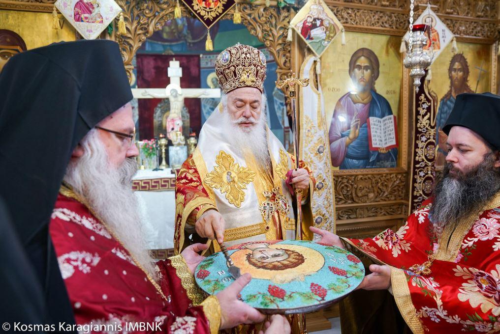 Χρι στός. Αὐτός εἶναι ὁ λόγος γιά τόν ὁ ποῖο τίποτε δέν μπορεῖ νά τόν χω ρίσει ἀπό τόν Χριστό. Εἶναι ἡ ἀπό λυτη ταύτισή του μαζί του.