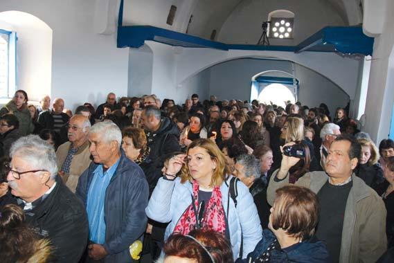 εκκλησία, δακρύζοντες, παρακαλώντας τον Άγιο Θεόδωρο να κάνει το θαύμα του, ώστε να μπορέσουμε να επιστρέψουμε κοντά του και να λειτουργήσουμε κανονικά όπως και πριν από 44 και πλέον χρόνια.
