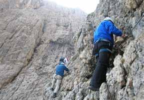 Mountain Κωδ. 11003 Κάλτσα mountain ισο-θερμική μάλλινη. Μια χοντρού πάχους κάλτσα για δύσκολα καιρικά φαινόμενα και χαμηλές θερμοκρασίες.