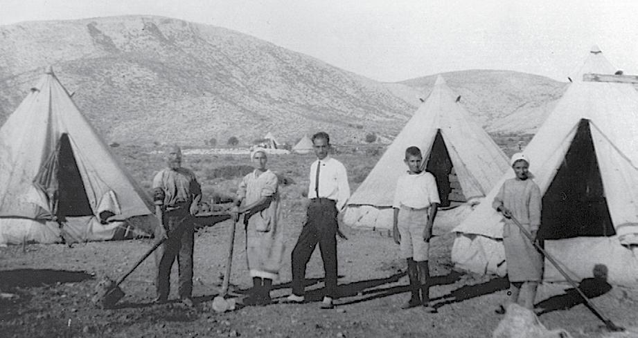 Ιστορικό Ένωσης Ποντίων Σουρμένων Στην περιοχή των Νέων Σουρμένων Αττικής, έχει την έδρα της η Ένωση Ποντίων Σουρμένων.