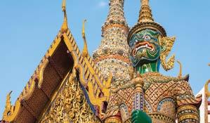 Το χρυσαφένιο Royal Grand Palace είναι ένα συναρπαστικό συγκρότημα κτιρίων στην καρδιά της Μπανγκόκ και είναι η επίσημη κατοικία της Βασιλικής Οικογένειας του Σιάμ (και αργότερα της Ταϊλάνδης) από το