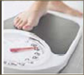 Στο νοσοκομείο, εφαρμογή αυστηρού πρωτοκόλλου, ώστε τα ανορεκτικά άτομα να κερδίζουν καθημερινά συγκεκριμένο βάρος Μέτρηση του βάρους του σώματος / Μέτρηση Ζ.