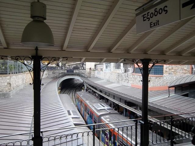 ΜΕΤΡΟ ΜΟΝΑΣΤΗΡΑΚΙ Τα έργα για το νέο σταθμό του Μετρό (άνοιξε με καθυστέρηση στο Μοναστηράκι το 2004) συνάντησαν εξαιρετικές δυσκολίες