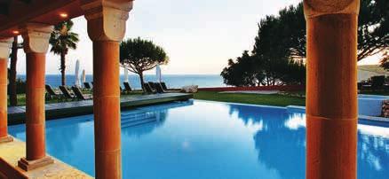 έκπτωση στην τιμή 50% έκπτωση στην τιμή 75% έκπτωση στην τιμή 75% έκπτωση στην τιμή Περιτριγυρισμένο από πευκοδάση, το Simantro Beach Hotel βρίσκεται σε μια προνομιακή τοποθεσία στην παραλία της