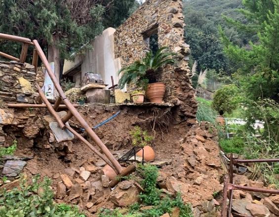 26/02/2019 Η «Ωκεανίς» χτύπησε το ιστορικό μοναστήρι στο Φόδελε / Επικαιρότητα Για δεύτερη φορά χτυπήθηκε από την κακοκαιρία η ιστορική Ιερά Μονή του Αγίου Παντελεήμονα στο Φόδελε του Δήμου