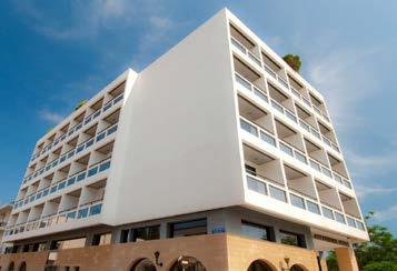 Διαμονή στη Κω Alexandra Hotel & Apartments 4* Πόλη Διαμονή στη Κω Aeolos beach 4* Πόλη Το Alexandra Hotel απέχει μόλις 200μ. από το λιμάνι και στεγάζεται στο ψηλότερο κτήριο της Κω.