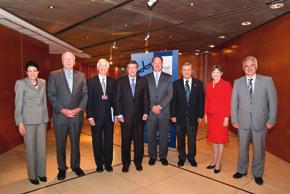 YORK NY Investment Forum in cooperation with