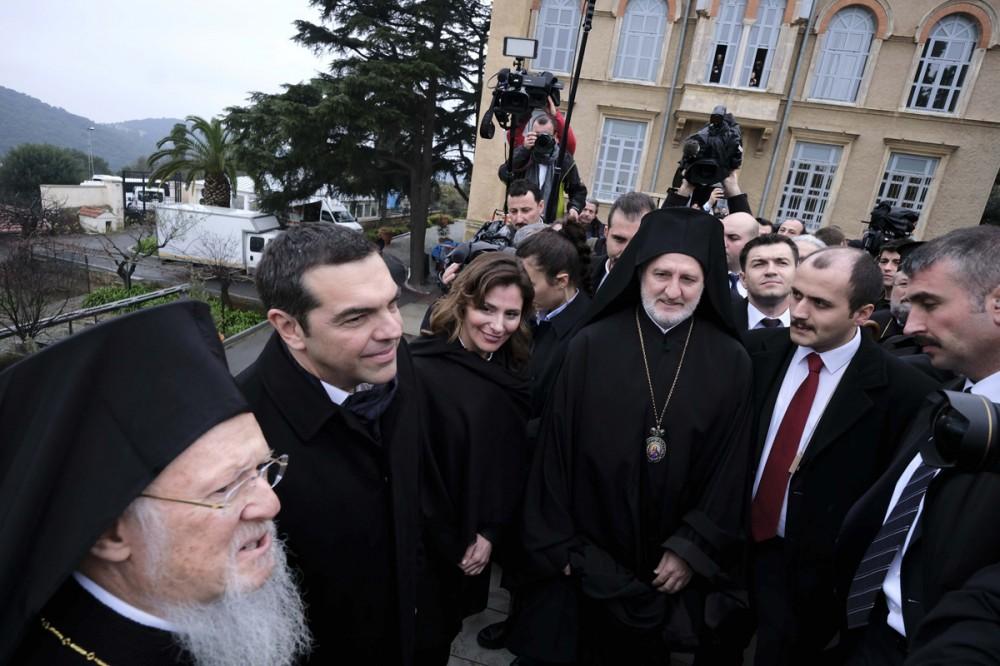 «Η επαναλειτουργία της Θεολογικής Σχολής δεν πρόκειται να αποτελέσει μήνυμα διχόνοιας, αλλά φιλίας, αλληλοκατόησης και αδελφοσύνης ανάμεσα στους δύο λαούς», εκτίμησε μεταξύ άλλων ο Ελληνας