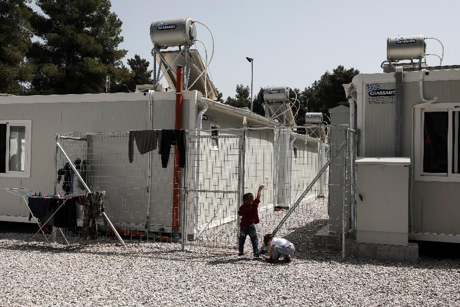 35 Τι συνιστούμε Συνιστούμε στην Επιτροπή τα εξής: να διασφαλίζει, όταν διενεργεί διοικητικούς ελέγχους σχετικά με τις αιτήσεις πληρωμών, ότι χρησιμοποιεί συστηματικά όλα τα δικαιολογητικά έγγραφα