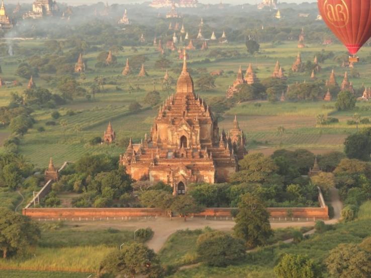 Η πόλη υπήρξε για 230 χρόνια η πρωτεύουσα του πρώτου βασιλείου της Βιρμανίας και ο αρχαιολογικός της χώρος αποτελεί τόπο παγκόσμιας πολιτιστικής κληρονομιάς της UNESCO.