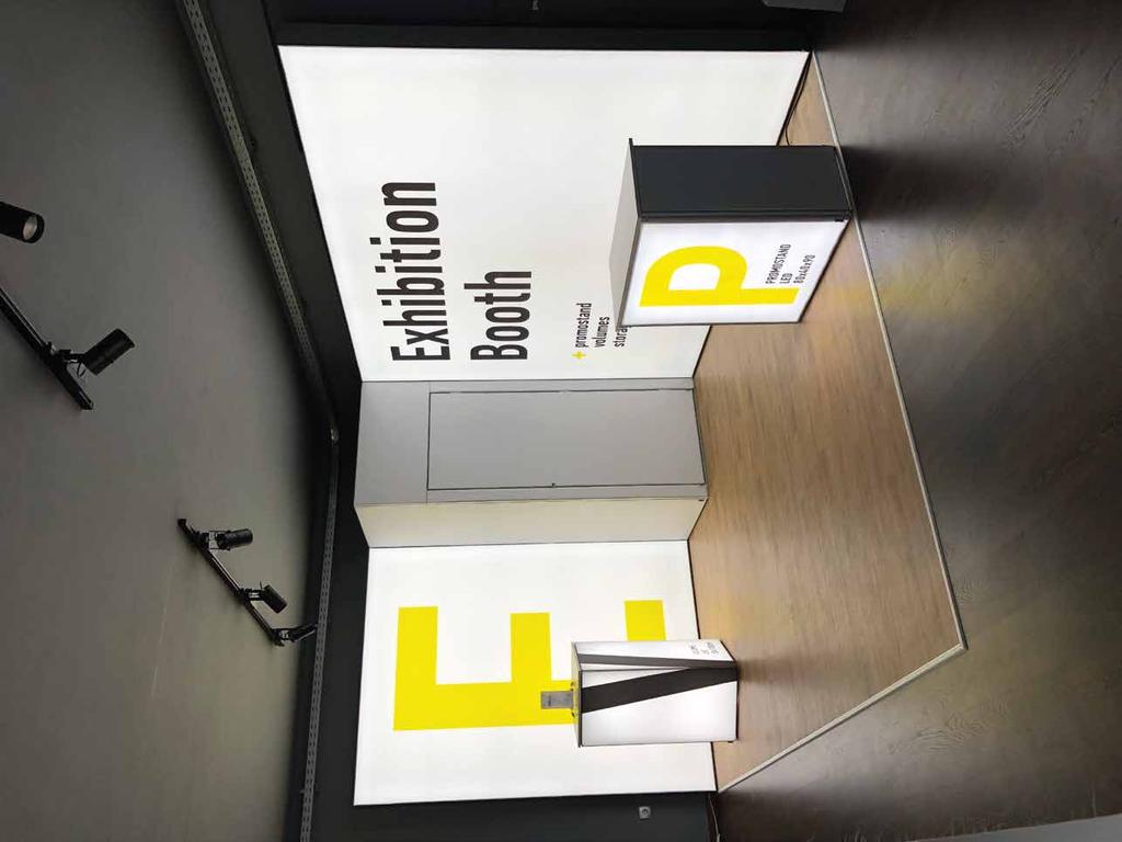 Ability to equip stand with Multiplo product like ceiling panels, hanging volumes, promo