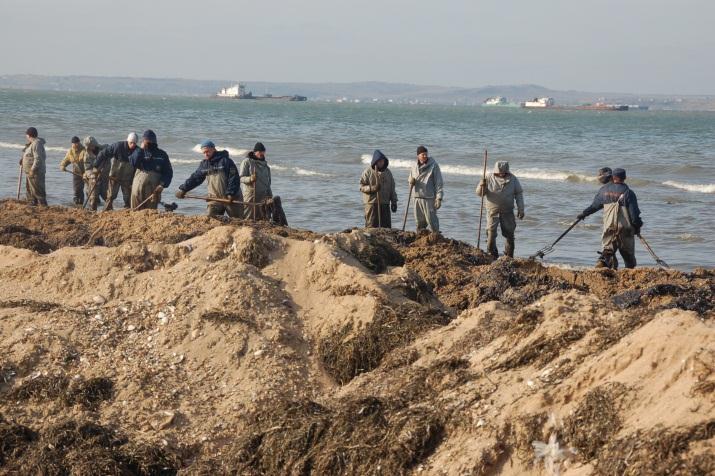 πεηξέιαην Πεγαίλεηε πξηλ από ηνπο θαζαξηζηέο ηεο