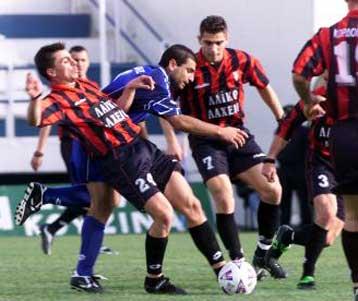 To τελευταίο ραντεβού Η τελευταία φορά που οι δύο ομάδες βρέθηκαν αντίπαλες στη Νεάπολη ήταν στις 25-5-2003,όταν αμφότερες αγωνίζονταν στην Σούπερλιγκα.
