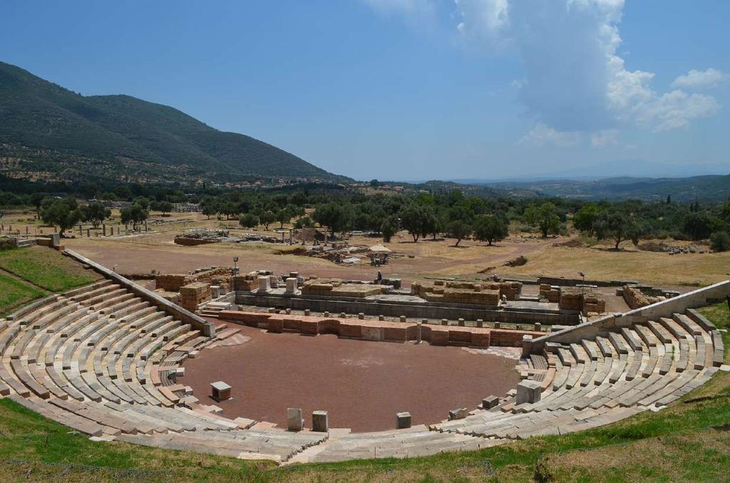 11. Το Θέατρο Αρχαίας Μεσσήνης. Άποψη από ΒΔ.