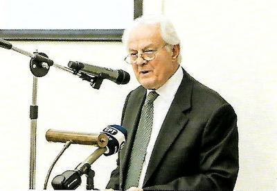 και η λαχτάρα για την επιστροφή στην πατρίδα και στα αγαπημένα πρόσωπα. Ο Έλληνας δεν έπαψε ποτέ να ταξιδεύει στη θάλασσα. Εκεί εύρισκε την ευημερία του και τη ζωή του.