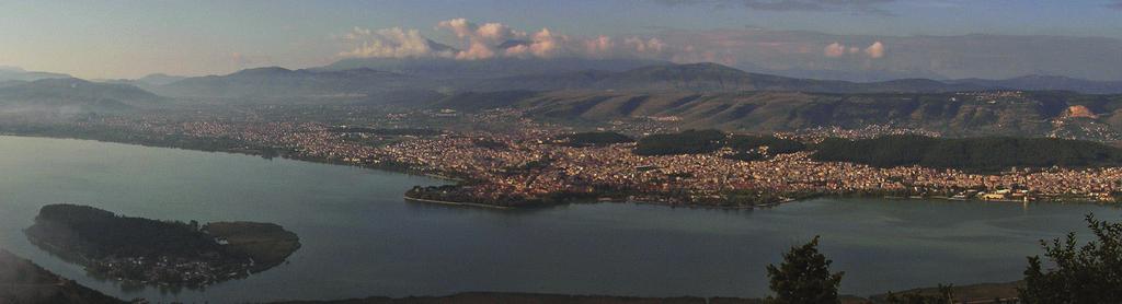 07.00 στο γραφείο μας και στις 7.30 με ενδιάμεσες στάσεις ξεκινάμε τη διαδρομή μας για το μοναδικό ΜΟΥΣΕΙΟ ΒΡΕΛΛΗ, γνωστό και ως Μουσείο Κέρινων Ομοιωμάτων.