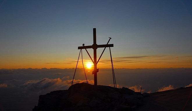 12 Οκτωβρίου 2019 Το μυστήριο του Θεού και του ανθρώπου στον Άγιο Συμεών τον Νέο Θεολόγο Θρησκεία / Πατερική Θεολογία Μητροπολίτης Διοκλείας Κάλλιστος Ware Το Σκοτεινό Δωμάτιο και ο Ατέλειωτος