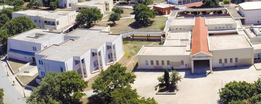 Οργάνωση - Διοικηση Τμήματος Όργανα Διοίκησης του Τμήματος - Διευθυντής Προγράμματος Σπουδών Όργανα Διοίκησης του Τμήματος είναι: η Συνέλευση του Τμήματος (Σ.Τ.), ο/η Πρόεδρος και σε περίπτωση απουσίας του/της ο/η Αναπληρωτής/ρια Προέδρου.