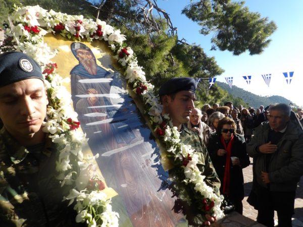 Στη συνέχεια, κατά την τάξη της Ι. Μονής, τελέσθηκε Ι. Αγρυπνία στο Καθολικό της Ι. Μονής στο Ι. σπήλαιο, όπου βρίσκετε το άφθαρτο Ι.