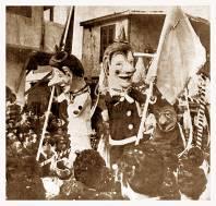 Η δεύτερη προθήκη περιέχει συμβολικά στοιχεία από τα Καρναβάλια της Λεμεσού. Υπάρχει μια στολή των Μαζορετών, σήμα κατατεθέν των Καρναβαλιών και μια στολή του «Άγνωστου Καρναβαλιστή».