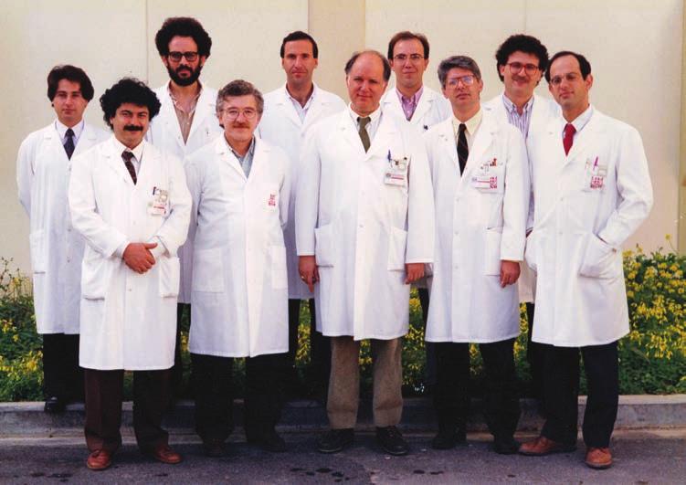 Συνέντευξη με τον Εμμανουήλ Χελιδόνη Η πρώτη ομάδα ιατρών της Πανεπιστημιακής Ωτορινολαρυγγολογικής Κλινικής στο ΠΑΓΝΗ (1990) διακρίνονται οι: ειδικευμένοι (μπροστά από αριστερά) Γ. Βελεγράκης, Π.