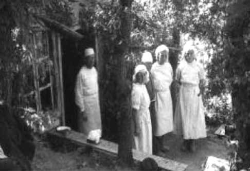 Ενα Σύστημα Υγείας στον Ελληνικό Εμφύλιο 1946-1949. 45 Σταθμοί διαλογής λειτούργησαν στη θέση Σγουρός, στη Σαμαρίνα, στο Κάντσικο, στη Χρυσή και στο Πευκόφυτο.