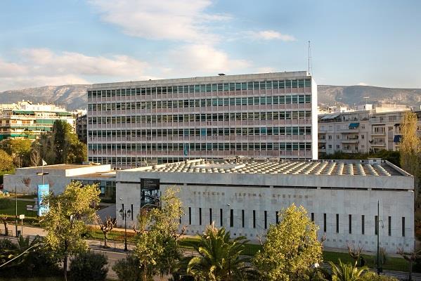 Στο ΕΙΕ λειτουργούν δύο Ινστιτούτα θετικών επιστημών στους τομείς της φυσικοχημείας και της βιολογίας, καθώς και ένα Ινστιτούτο αρχαιογνωσίας.