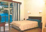 ΠΑΡΑΣΚΕΥΗ - ΣΚΙΑΘΟΣ Το ARCO HOTEL βρίσκεται στο υπέροχο νησί των Βορείων Σποράδων την Σκιάθο, ένα ξενοδοχείο 3* ανακαινισμένο, χτισμένο πάνω στην αμμώδη παραλία της Αγ.