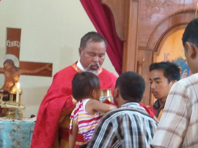 The Indonesian congregation had already taken their seats and were patiently waiting for the Liturgy to start at 7.30 am. The church was comfortably full and silent.