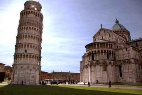 Πύργος της Πίζας Piazza del Duomo, Pisa Εδώ βρίσκεται ο πασίγνωστος Πύργος της Πίζας.