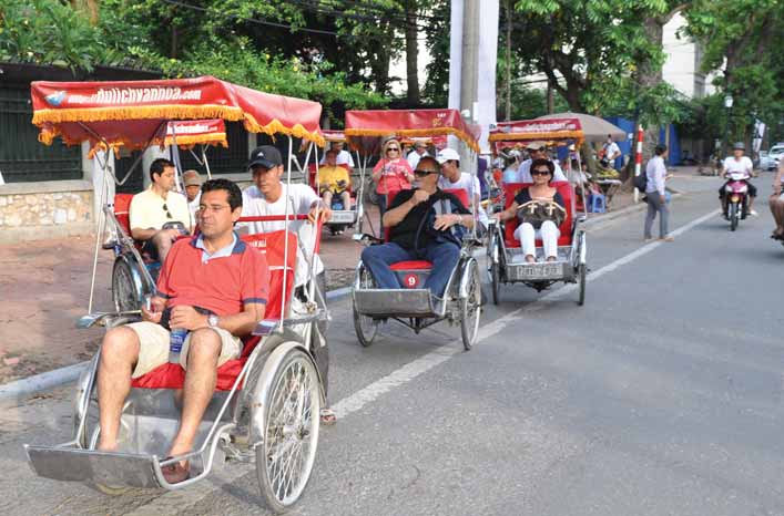 ΤΑΞΙΔΙ ΕΠΙΤΥΧΟΝΤΩΝ ΔΙΑΓΩΝΙΣΜΟΥ Βόλτα στο κέντρο της πόλης του Hanoi με παραδοσιακά ποδήλατα.