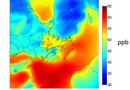 Η μέση μηνιαία συγκέντρωση του όζοντος στον Ελλαδικό χώρο φαίνεται στο Σχήμα 4. Πολύ μεγάλες συγκεντρώσεις προβλέπονται πάνω από την θάλασσα και πάνω από την Κρήτη.