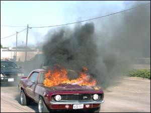 Εικόνα 35: Εκδήλωση πυρκαγιάς στον κινητήρα αυτοκινήτου (Πηγή: http://forum.321auto.com/forum/m_camaro+coupe+de+1969_1636933_7.html).