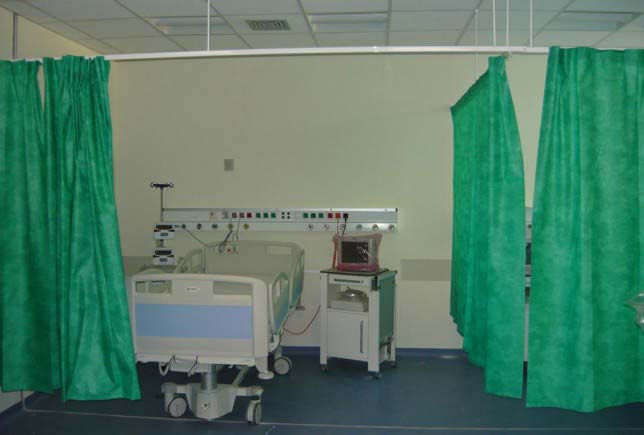 Στο Νοσοκομείο Θήρας περιλαμβάνονται τα εξής τμήματα: ΠΙΝΑΚΑΣ 5: ΤΜΗΜΑΤΑ ΝΟΣΟΚΟΜΕΙΟΥ Τμήμα Εξωτερικών Ιατρείων Τμήμα Επειγόντων