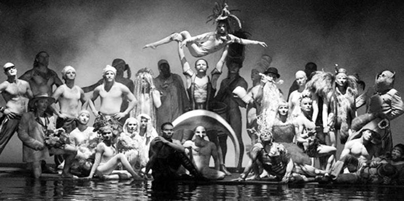 Παρασκευή 7 Σεπτεμβρίου 2012 Π Ο Λ Ι Τ Ι Σ Μ Ο Σ 23 H Alegria είναι μία από τις πλέον κλασικές, διάσημες και αγαπημένες παραστάσεις του φημισμένου Cirque du Soleil.