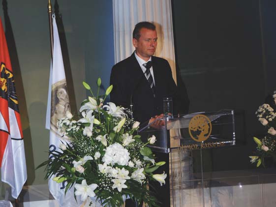 πρώην πρόεδρος της Ελληνικής