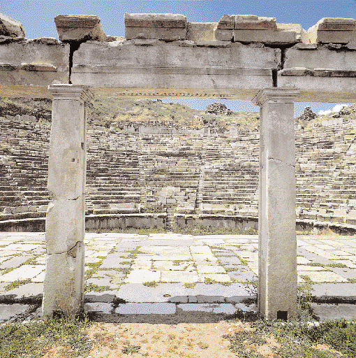 Στην ακρόπολη της Aφροδισιάδος