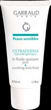 Το Soothing Daily Fluid έχει απαλή υφή και ηρεμεί, καταπραΰνει αμέσως το ευαίσθητο ή αντιδραστικό δέρμα αυξάνοντας την άμυνα και τη φυσική αντοχή του δέρματος.