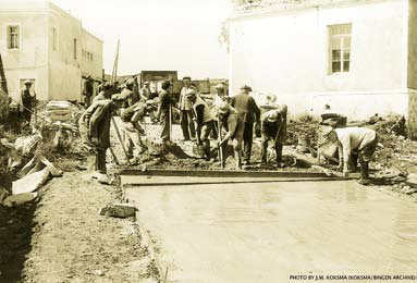 pipes and made the house connectionsο The factory was designed to process a maximum of φςς gallons of milk per dayο The milk from goats and cows was to come from Fratsia and the surrounding villages