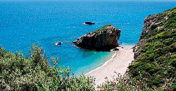 birthplace of Aphroditeν the goddess of loveο It is also the site of the ancient capital of Skandiaο This is one of the longest beaches on Kytheraο Another good spot for familiesο DIAKOFTI the blue