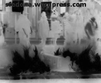 6 το θέμα Πέµπτη 11 εκεµβρίου 2008 ΑΠΑΡΑΔΕΚΤΗ ΕΚΜΕΤΑΛΛΕΥΣΗ ΤΗΣ ΤΡΑΓΙΚΗΣ ΔΟΛΟΦΟΝΙΑΣ Στη μνήμη του 15χρονου έκαψαν και την Κόρινθο Πολιτικά κόµµατα και κουκουλοφόροι καραδοκούν µετά το τραγικό συµβάν