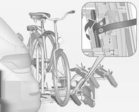 Αποθήκευση 81 Προσάρτηση του προσαρμογέα Κατά τη μεταφορά άνω των δύο ποδηλάτων, ο προσαρμογέας πρέπει να στερεωθεί προτού προσαρτηθεί το δεύτερο ποδήλατο. 1.